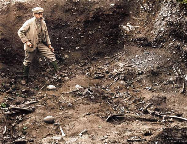 The first excavation of the mass graves from the Battle of Visby in 1361, led by Oscar Wilhelm Wennersten in 1905. (Julius Jääskeläinen / CC BY 2.0)