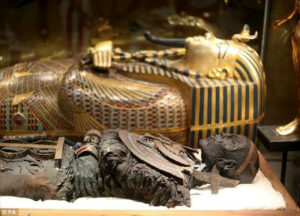 The Curse of the Pharaohs: Unraveling the Mystery Behind Tutankhamun's ...