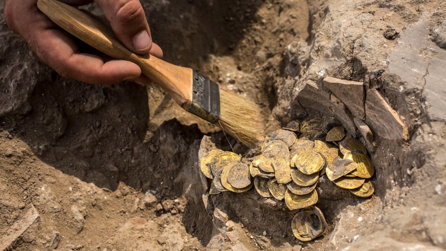 Ancient Treasures Uncovered 500+ Coins and Gold Jewelry Mold Found in Bulgaria History